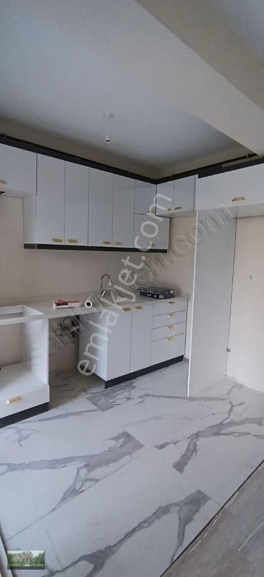 Kale Mah. Satılık Komple Bina 3 Katlı - Görsel 10