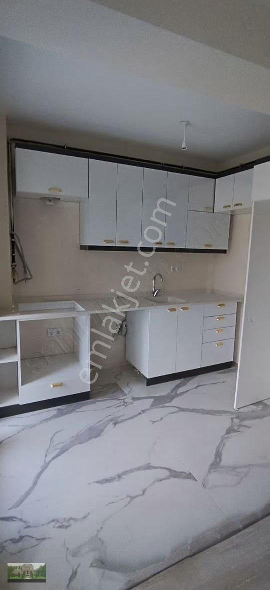 Kale Mah. Satılık Komple Bina 3 Katlı - Görsel 35