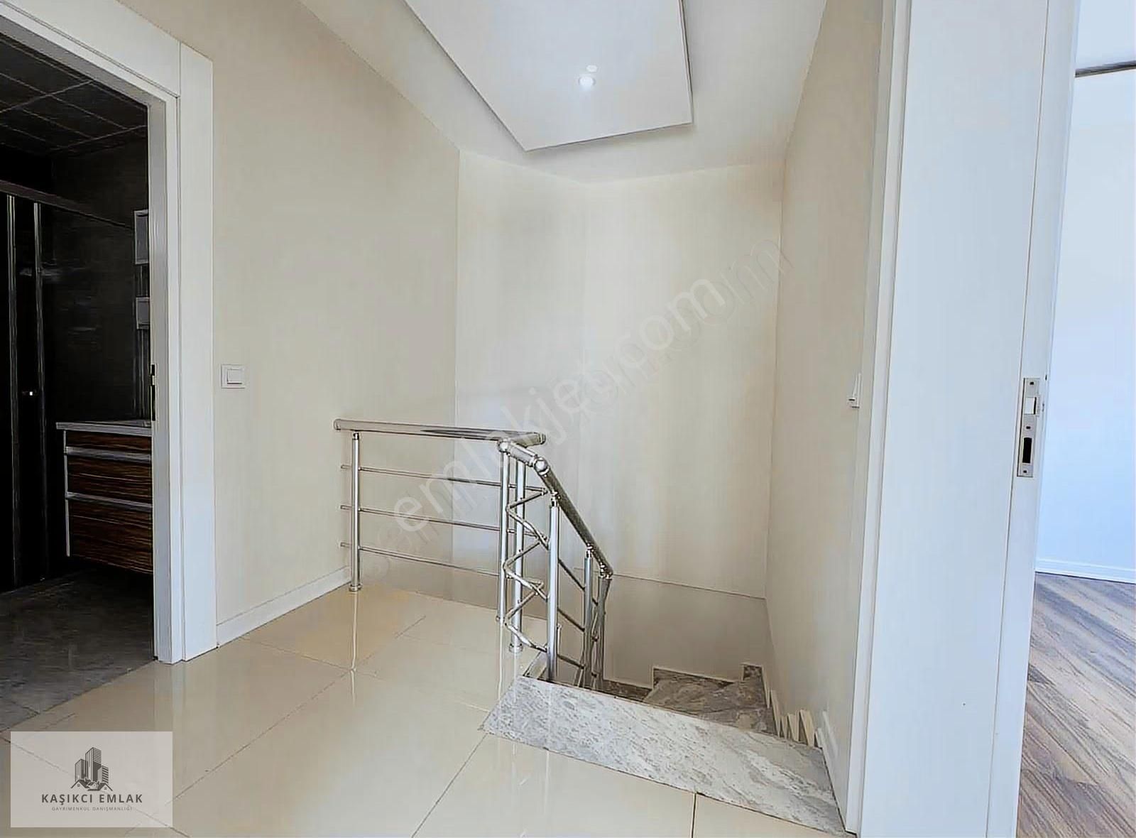 Konyaaltında 3 Banyolu Geniş Teras 3+1 Çok Kullanışlı Kombili - Görsel 22