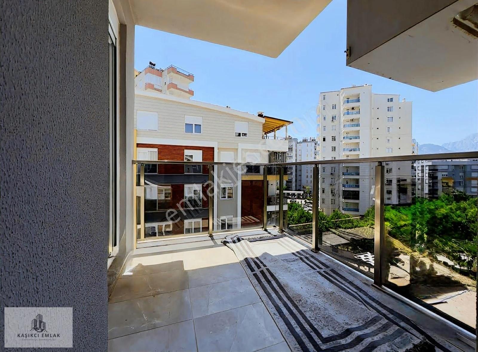 Konyaaltında 3 Banyolu Geniş Teras 3+1 Çok Kullanışlı Kombili - Görsel 18