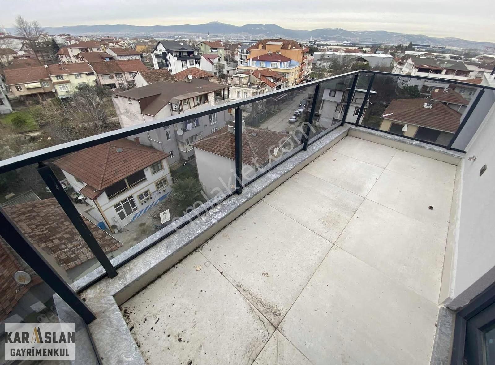 Gölcük D130 Anayol Üzerinde Teraslı Geniş Salonlu 2+1 Home Ofis - Görsel 27