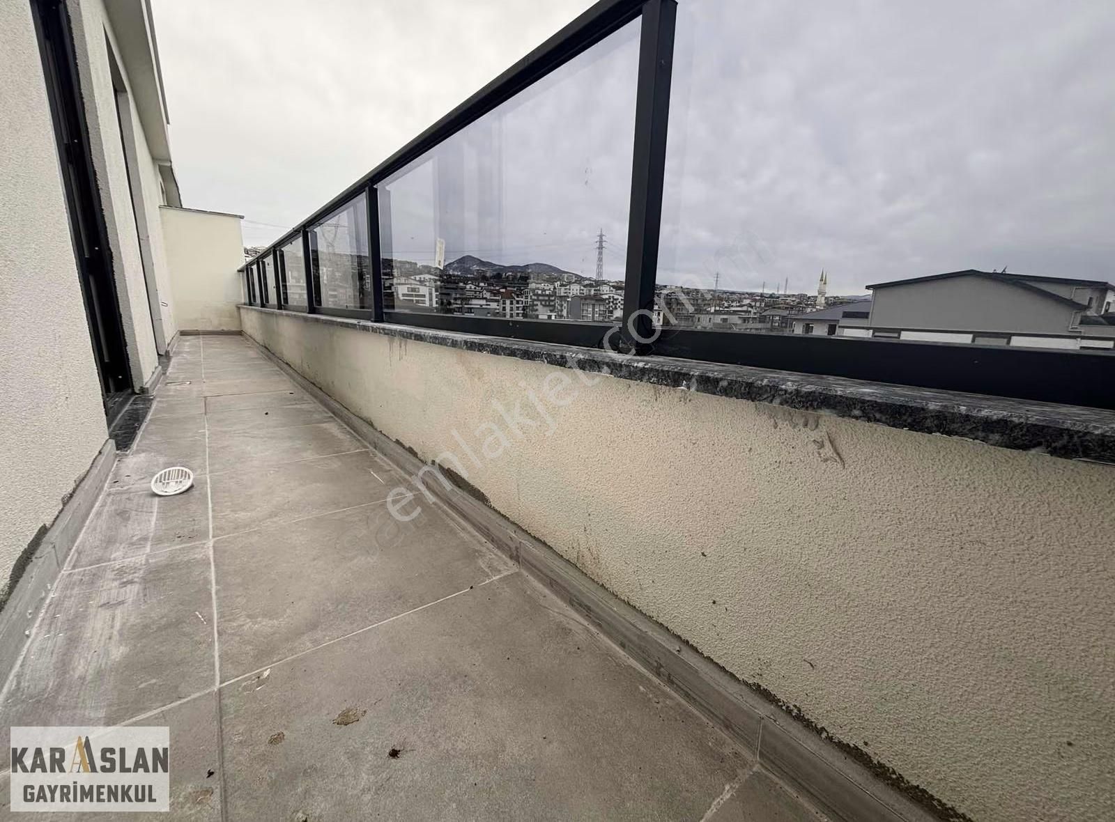 Karaaslan Gy'den Satılık 140m 2+1 Eğimsiz Çatı Dublex - Görsel 2