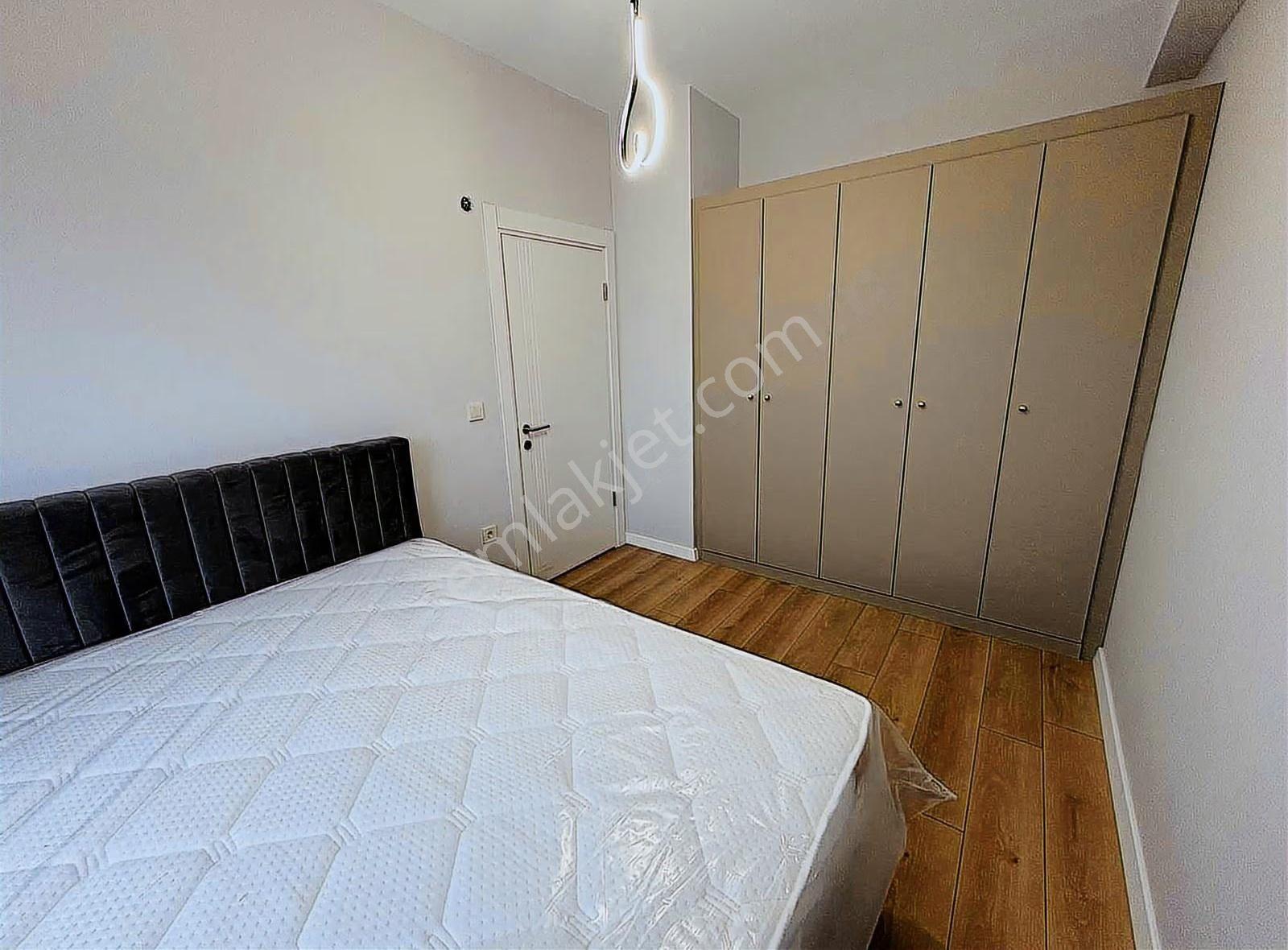 Özyeğin Yanı 7/24 Güvenlikli Full Eşyalı Otopark Sıfır Lüks 1+1 - Görsel 9