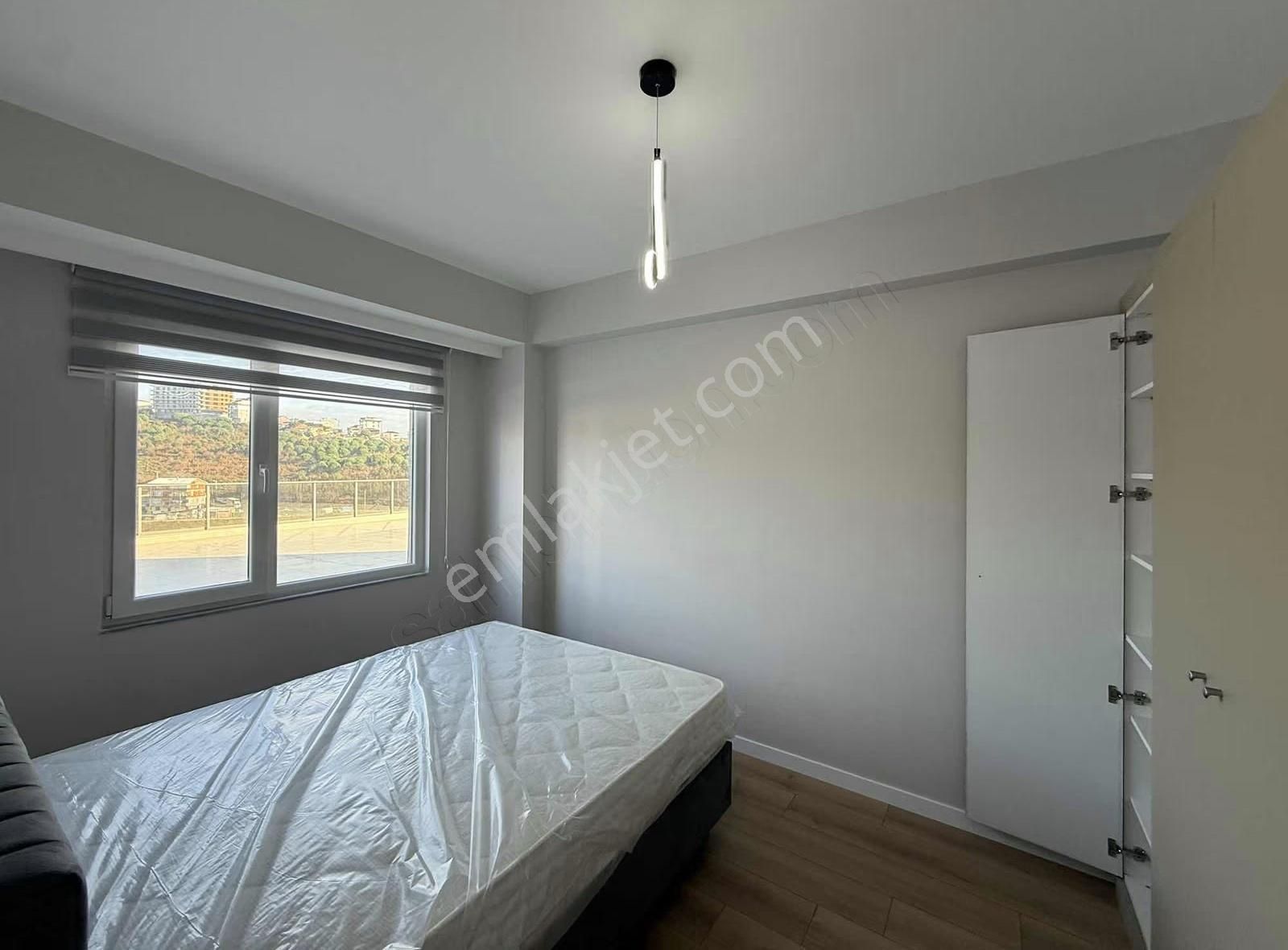 Özyeğin Hastane Yanı Full Eşyalı Otopark Sıfır Lüks 1+1 Daireler - Görsel 31