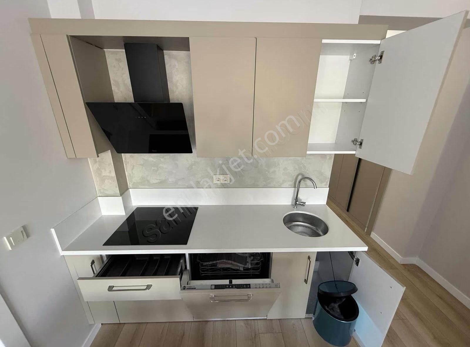 Özyeğin Hastane Yanı Full Eşyalı Otopark Sıfır Lüks 1+1 Daireler - Görsel 10