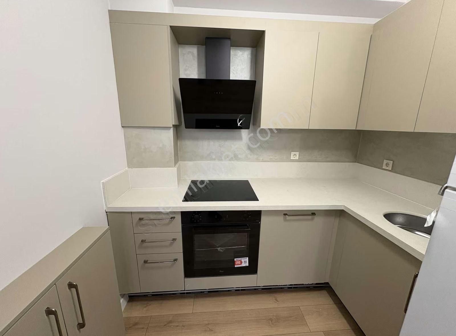 Özyeğin Yanı 7/24 Güvenlikli Eşyalı Otopark Sıfır Lüks 2+1 Daire - Görsel 13