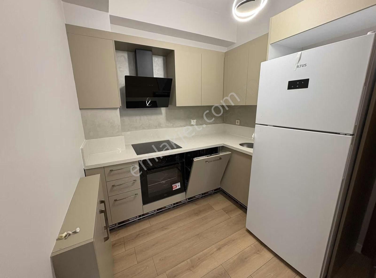 Özyeğin Yanı 7/24 Güvenlikli Eşyalı Otopark Sıfır Lüks 2+1 Daire - Görsel 19