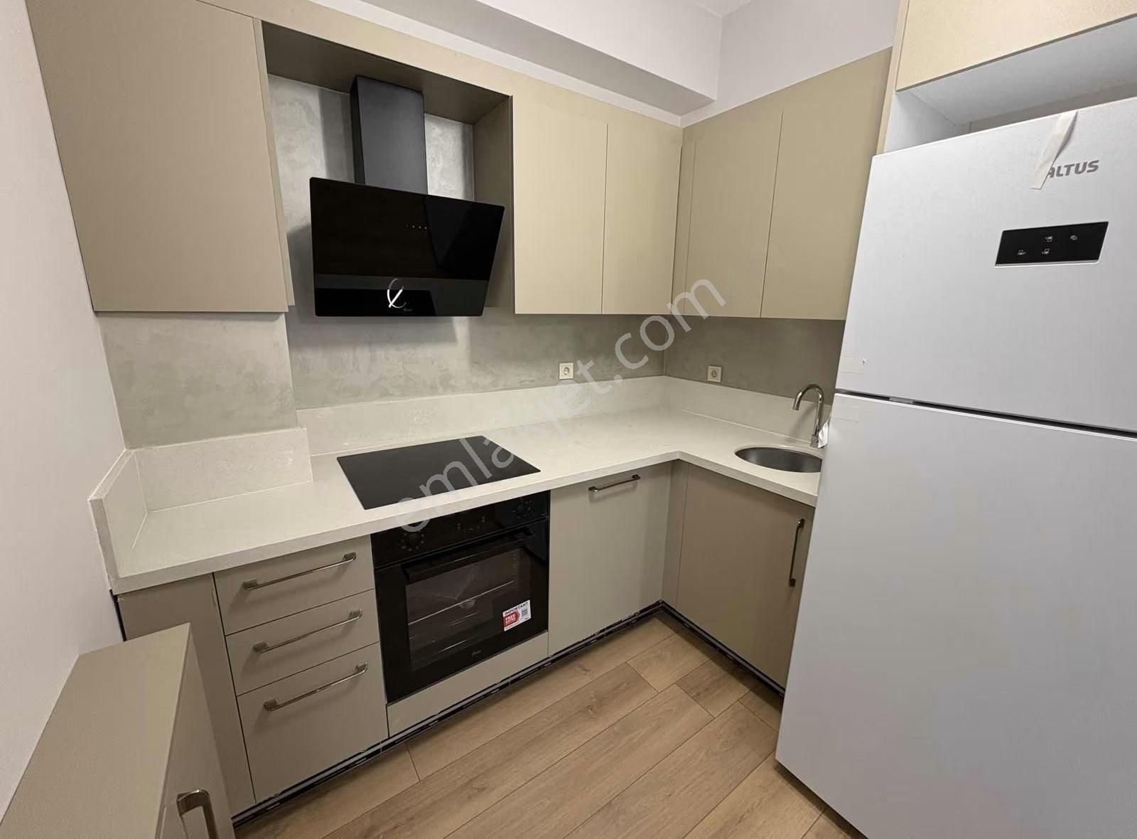 Özyeğin Yanı 7/24 Güvenlikli Eşyalı Otopark Sıfır Lüks 2+1 Daire - Görsel 14