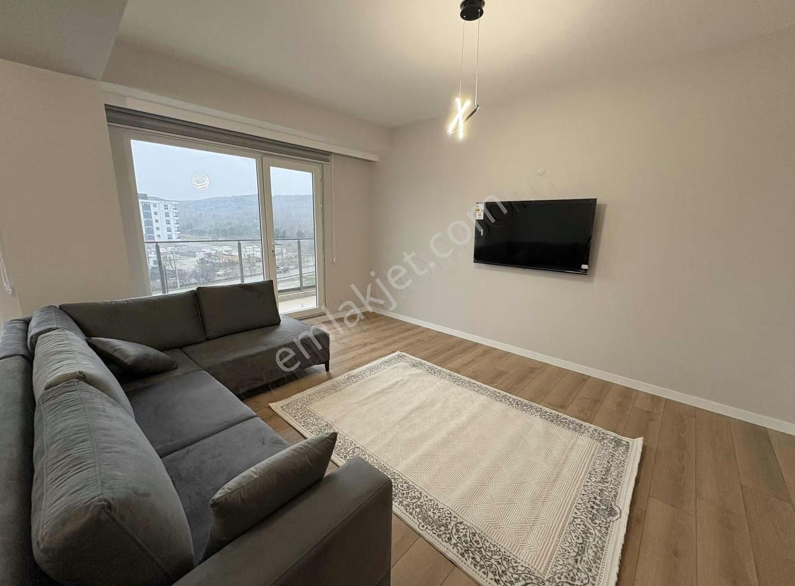 Özyeğin Yanı 7/24 Güvenlikli Eşyalı Otopark Sıfır Lüks 2+1 Daire - Görsel 10