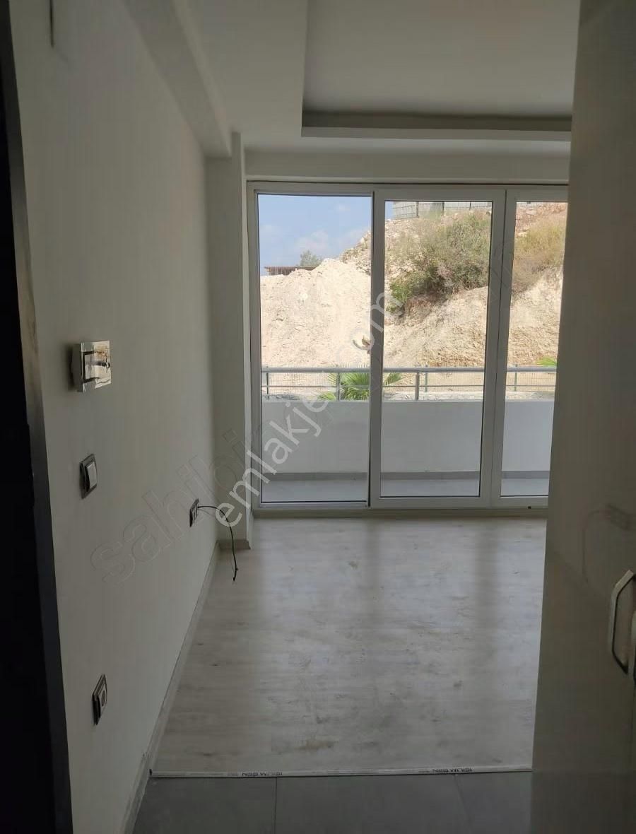 Çınarlı Osmangazi Göbeğinde Ana Cadde De3 Bloklu Sitede Kiralık - Görsel 12