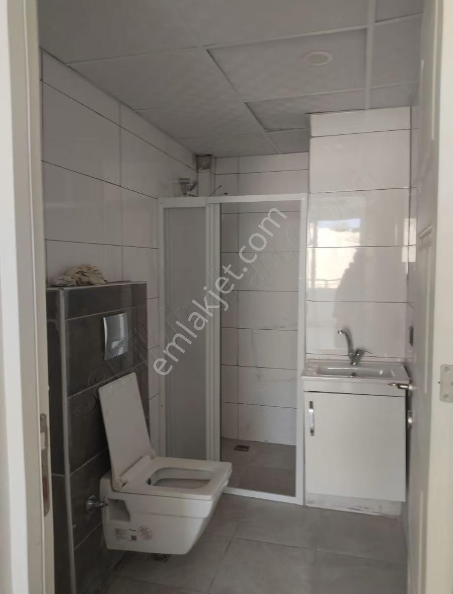 Çınarlı Osmangazi Göbeğinde Ana Cadde De3 Bloklu Sitede Kiralık - Görsel 11