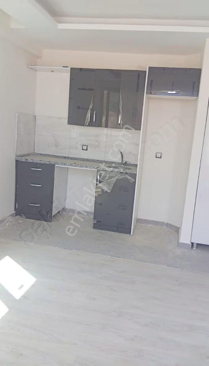 Çınarlı Osmangazi Göbeğinde Ana Cadde De3 Bloklu Sitede Kiralık - Görsel 14