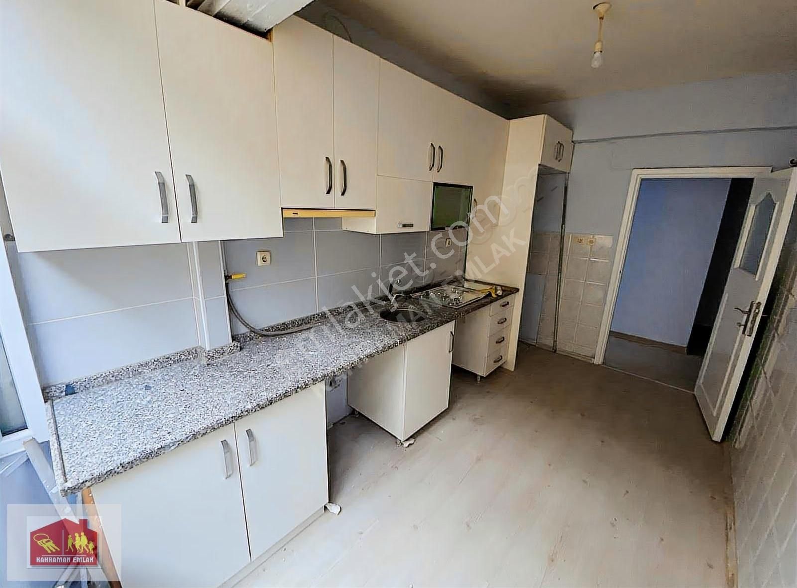 Kaynarca'da Marmaray'a Yakın Asansörlü 2+1 Daire - Görsel 15