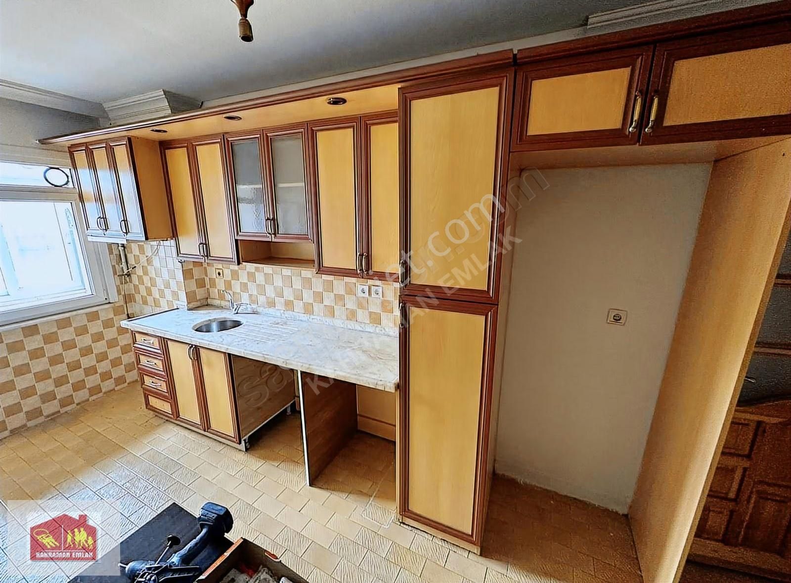 Kaynarca'da E5'e Çarşıya Çok Yakın Ara Katta 2+1 Geniş Daire - Görsel 8