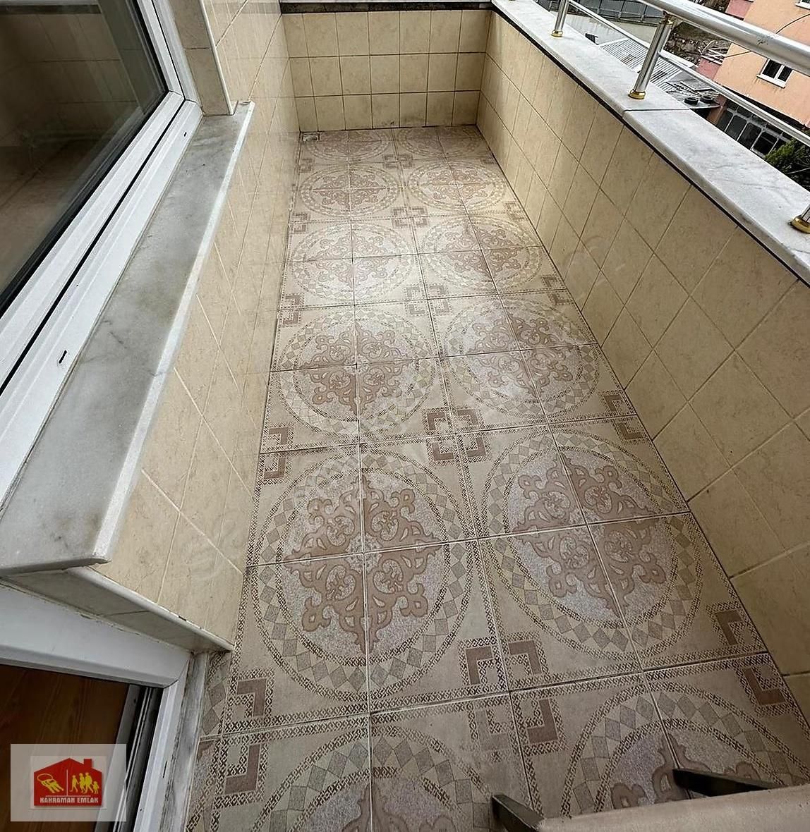 Kaynarca'da E5'e Çarşıya Çok Yakın Ara Katta 2+1 Geniş Daire - Görsel 2