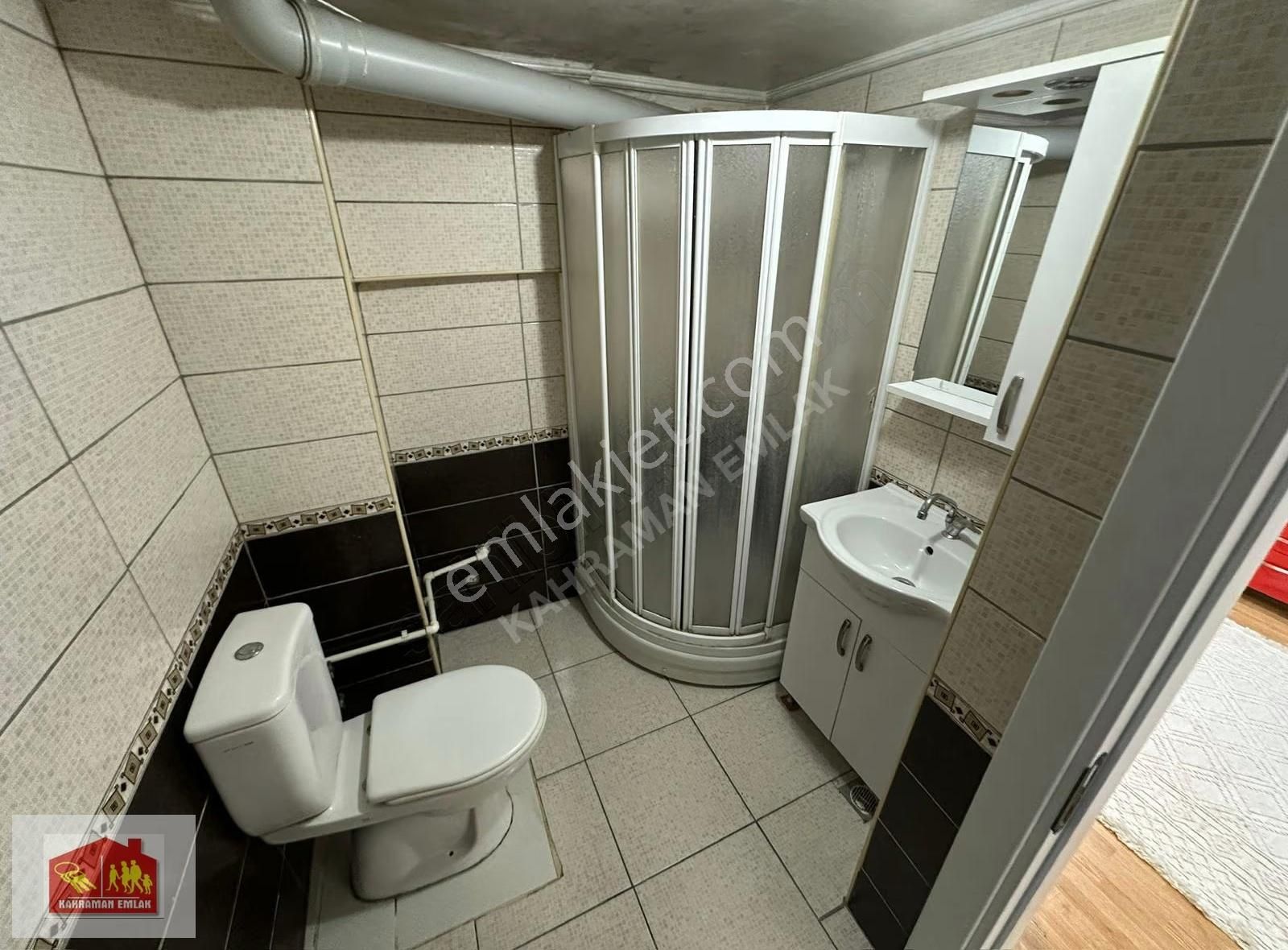 Kaynarca'da E5'e Çarşıya Yakın İçi Sıfırlanmış Eşyalı 1+1 Daire - Görsel 3