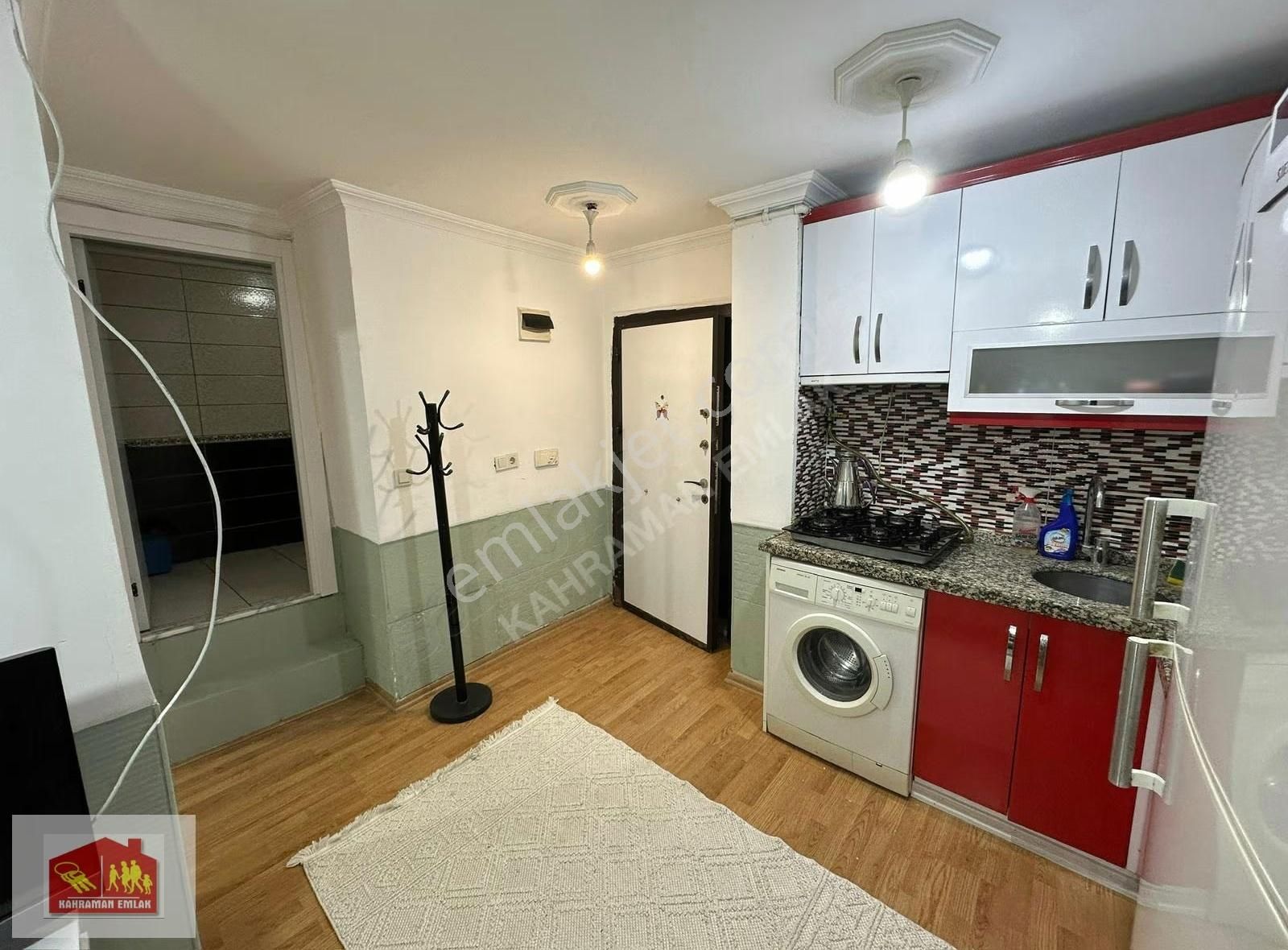 Kaynarca'da E5'e Çarşıya Yakın İçi Sıfırlanmış Eşyalı 1+1 Daire - Görsel 6