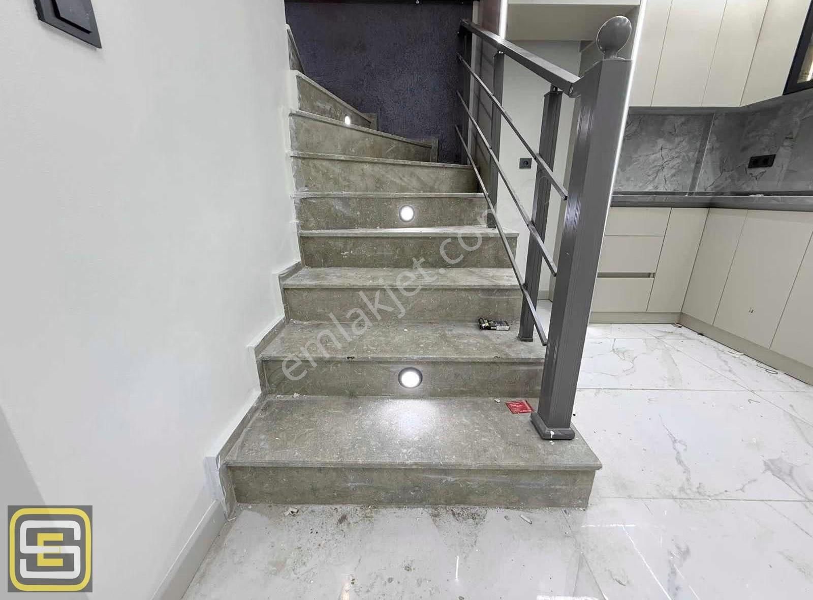 Denize Sıfır Mutfak Ayrı Ultra Lüks 4+1 160 M2 Müstakil Bahçeli - Görsel 24