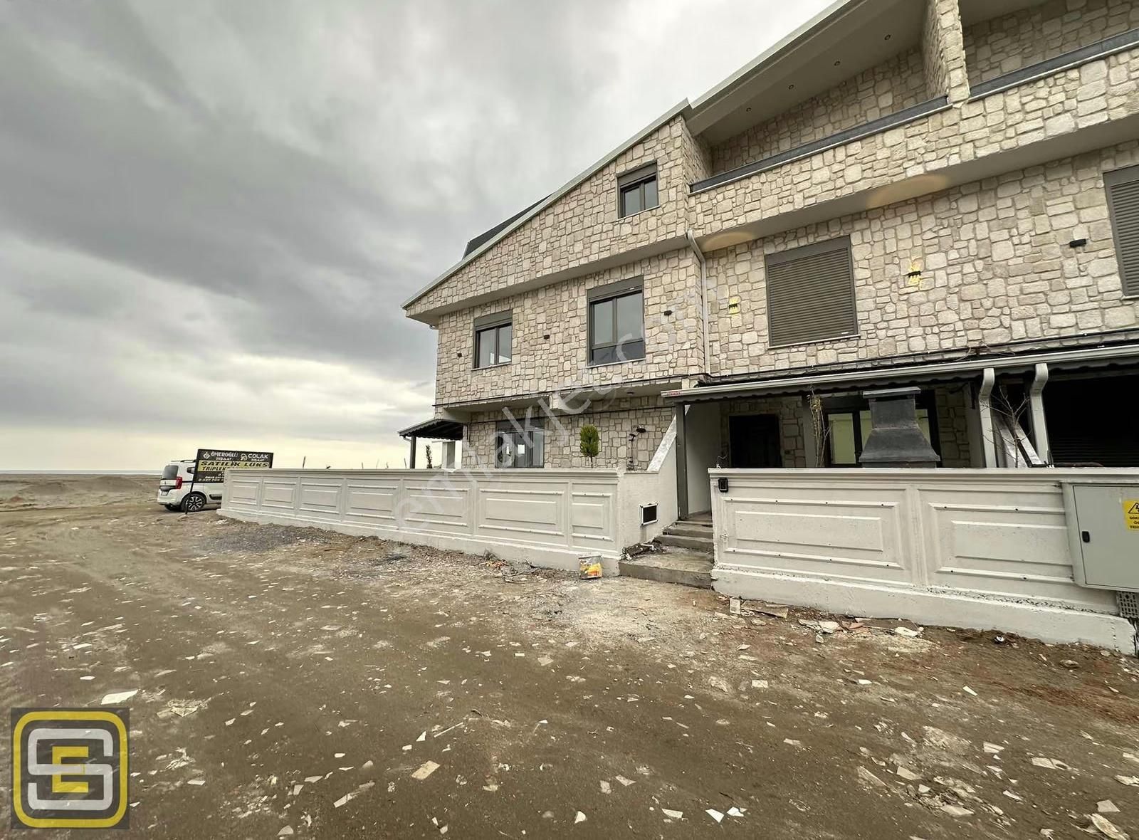 Kocaali Alanderede Denize Sıfır Müstakil Bahçeli 4+1 175m2 Villa - Görsel 14