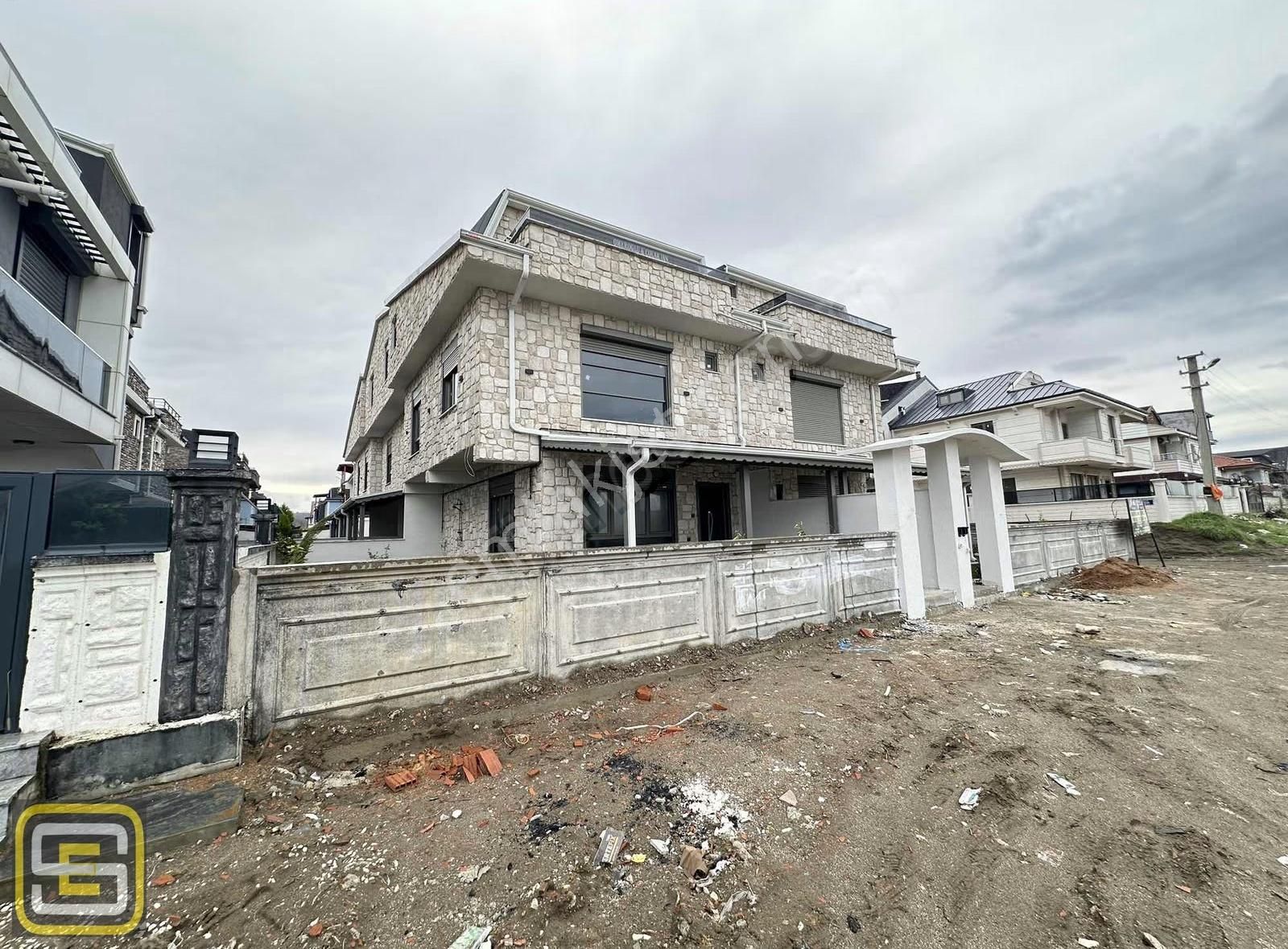 Kocaali Alanderede Denize Sıfır Müstakil Bahçeli 4+1 175m2 Villa - Görsel 27