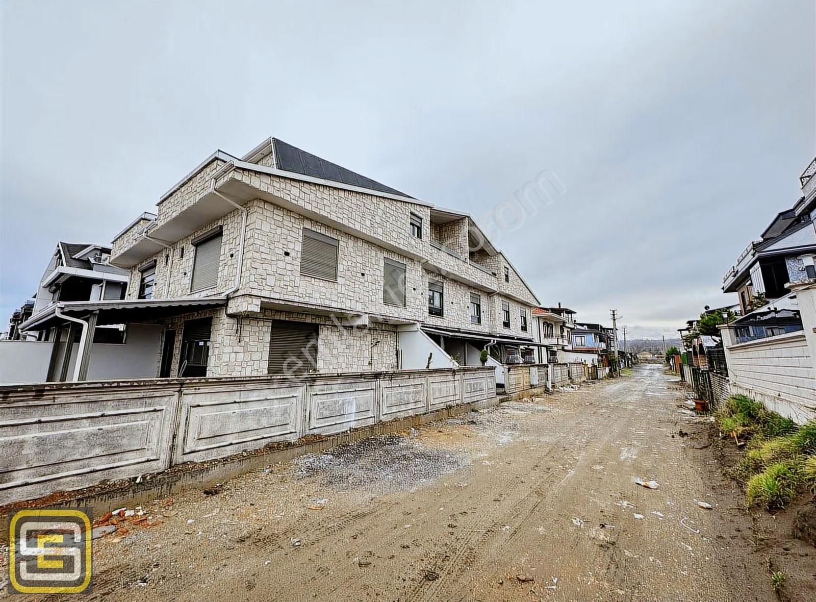 Kocaali Alanderede Denize Sıfır Müstakil Bahçeli 4+1 175m2 Villa - Görsel 15