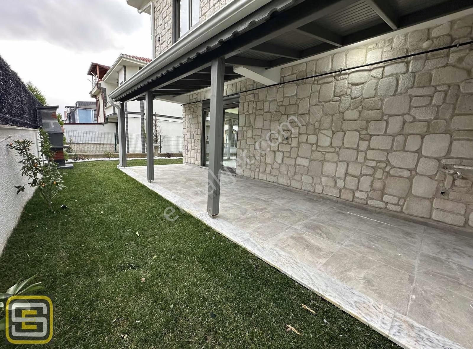 Kocaali Alanderede Denize Sıfır Müstakil Bahçeli 4+1 175m2 Villa - Görsel 2