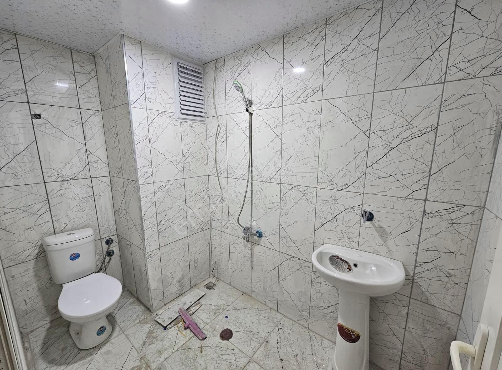 Genç Emlak'tan Mesudiye'de Satılık 3+1 Yapılı Daire - Görsel 2