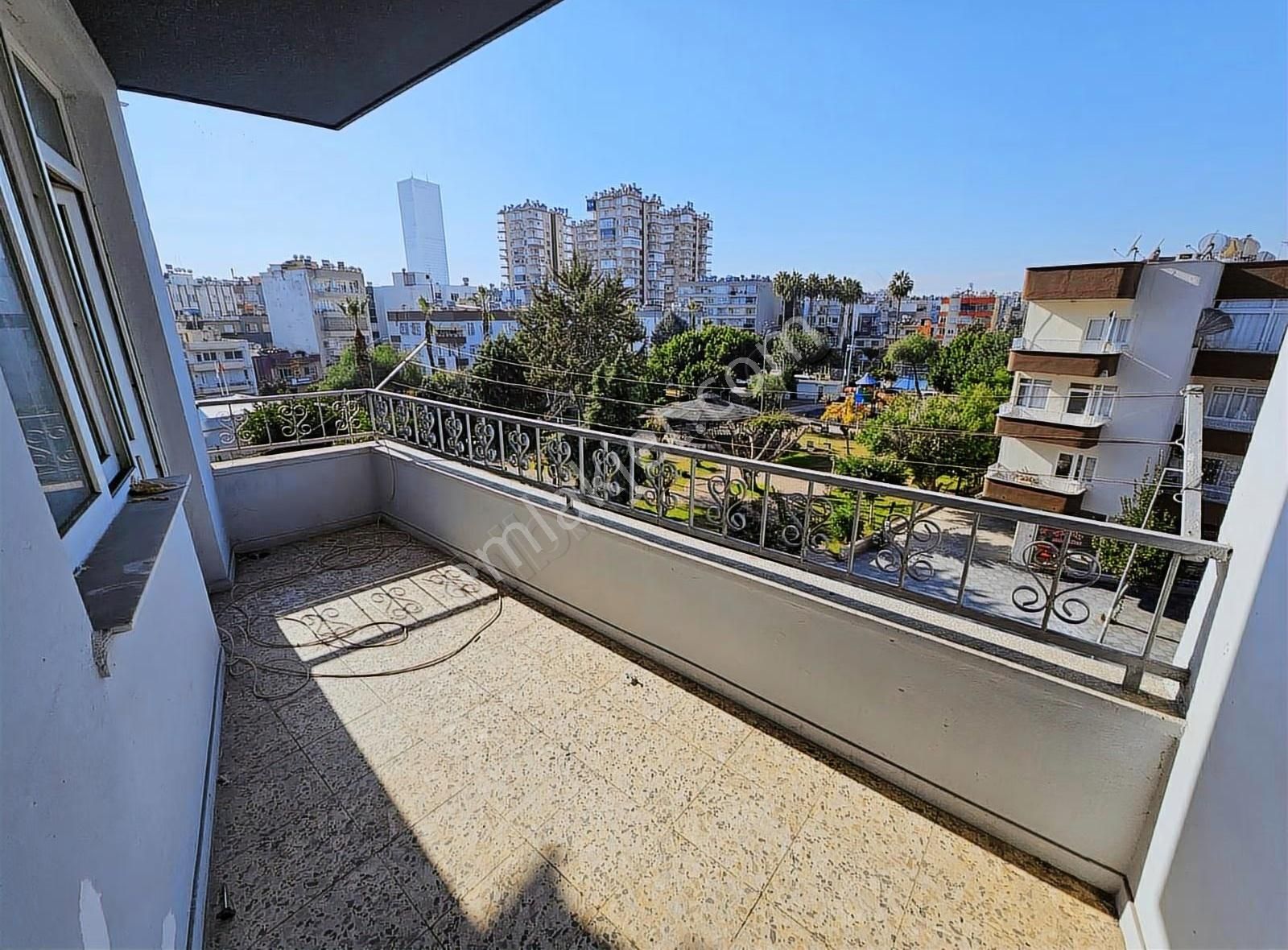 Genç Emlak'tan Park Manzaralı Kiralık 3+1 Daire - Görsel 10