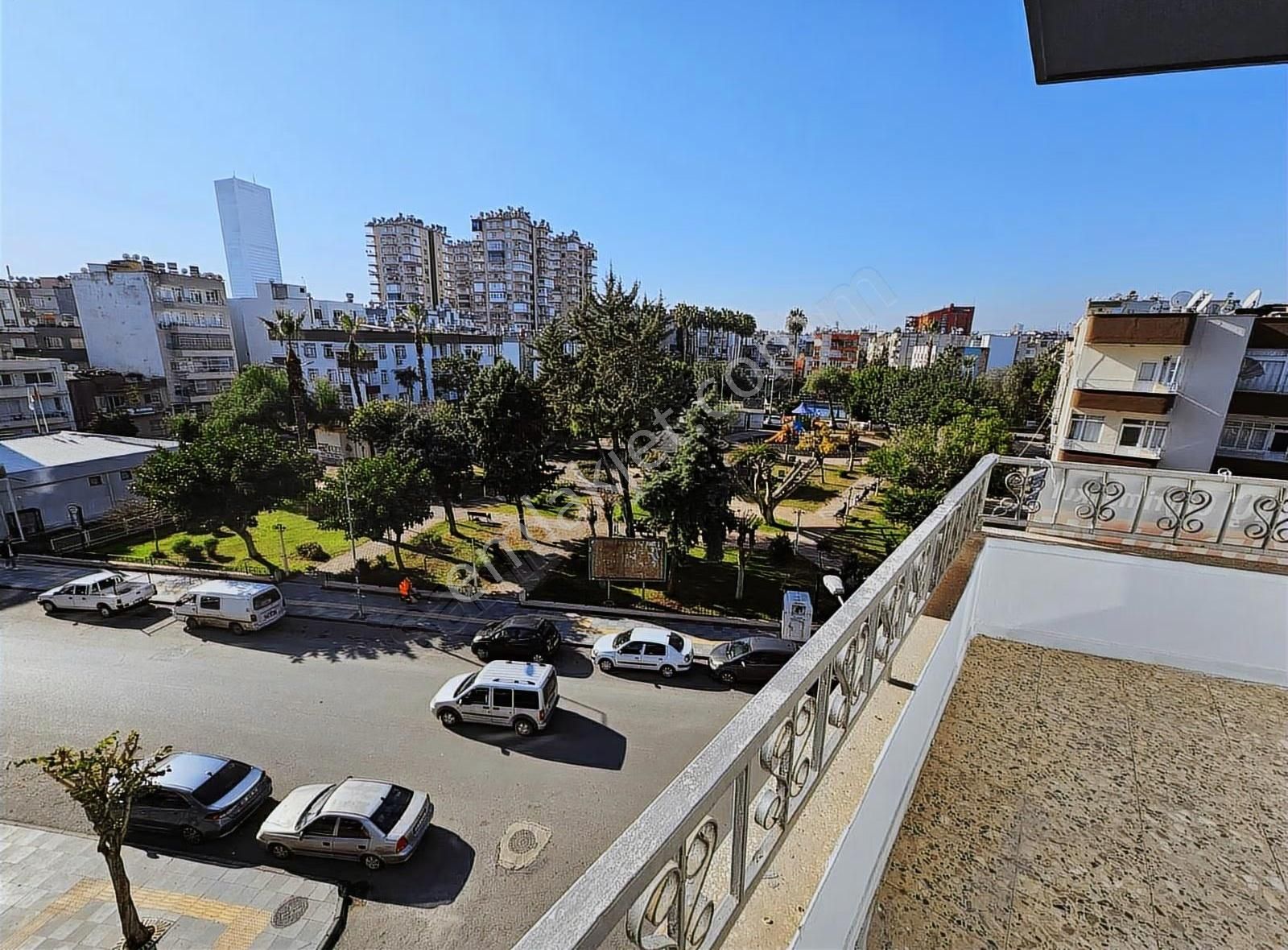 Genç Emlak'tan Park Manzaralı Kiralık 3+1 Daire - Görsel 14