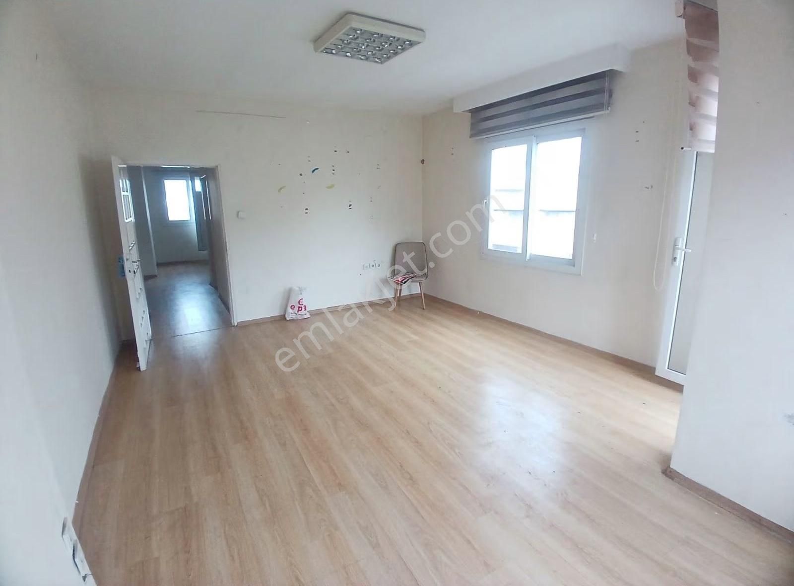 Genç Emlak'tan Çarşı Merkezde Kiralık 1+1 Ev Ofis - Görsel 4
