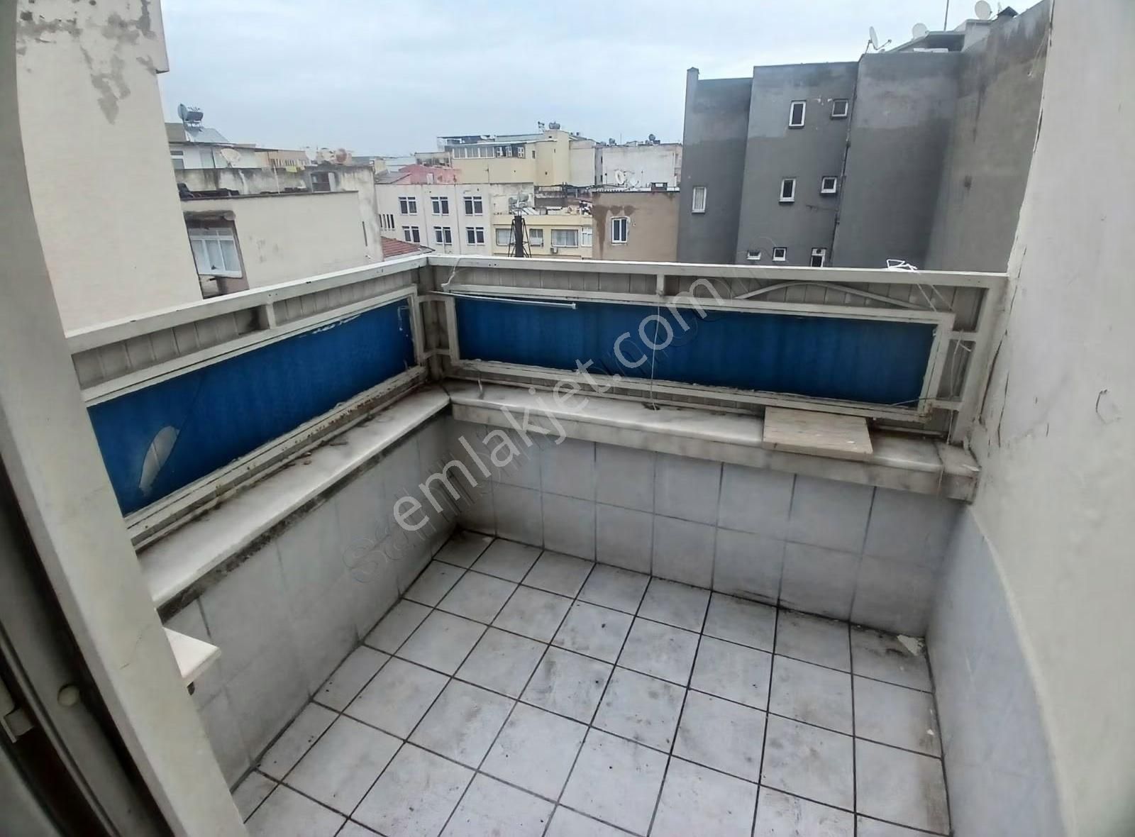 Genç Emlak'tan Çarşı Merkezde Kiralık 1+1 Ev Ofis - Görsel 2