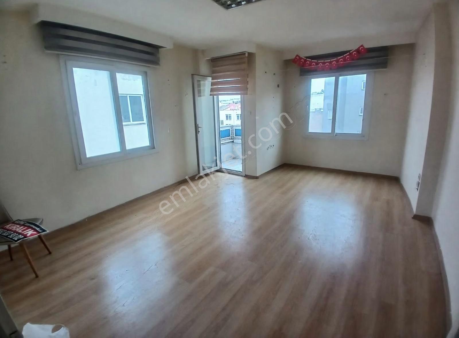 Genç Emlak'tan Çarşı Merkezde Kiralık 1+1 Ev Ofis
