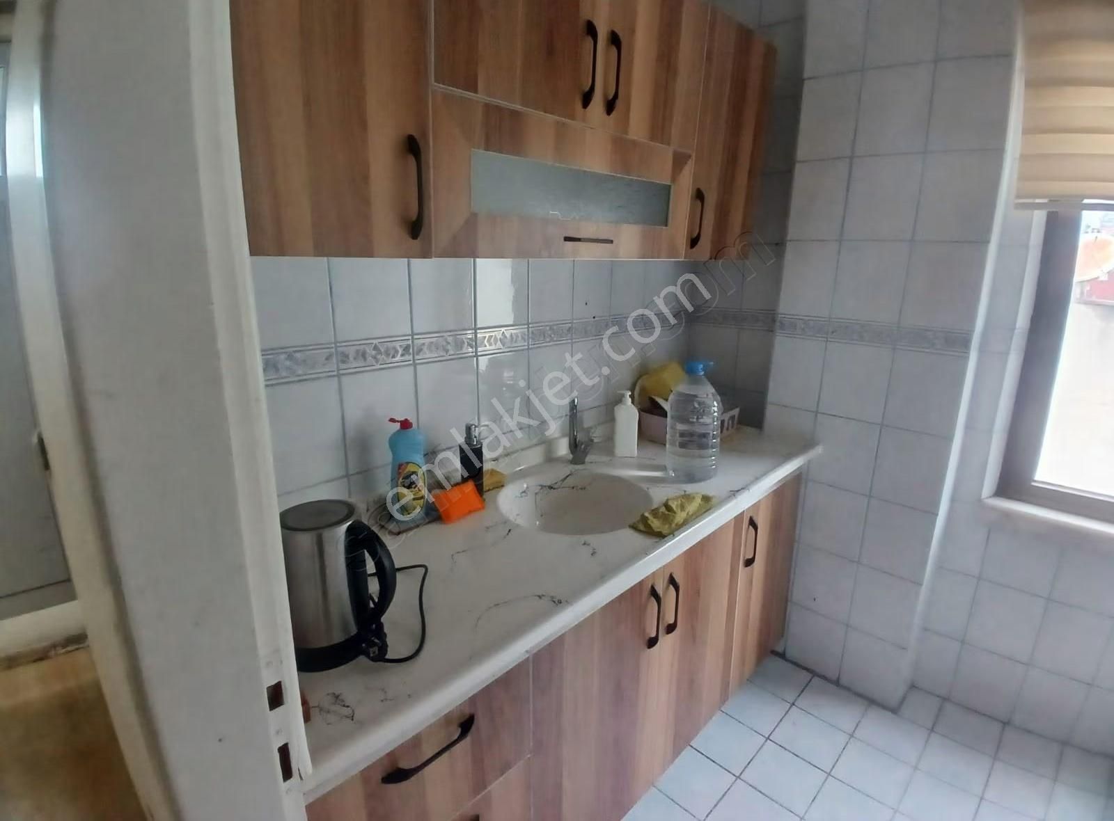 Genç Emlak'tan Çarşı Merkezde Kiralık 1+1 Ev Ofis - Görsel 11