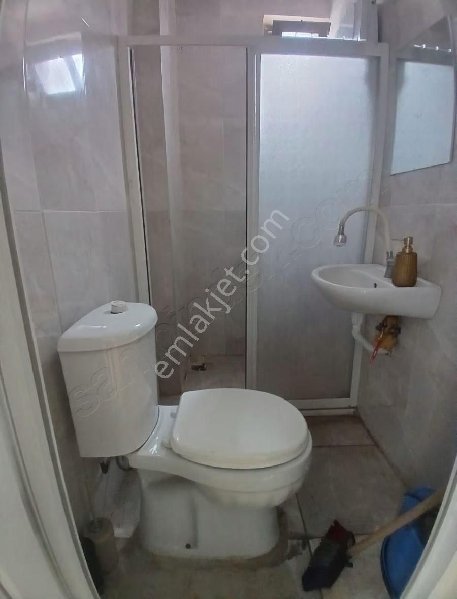 Genç Emlak'tan Çarşı Merkezde Kiralık 1+1 Ev Ofis - Görsel 10