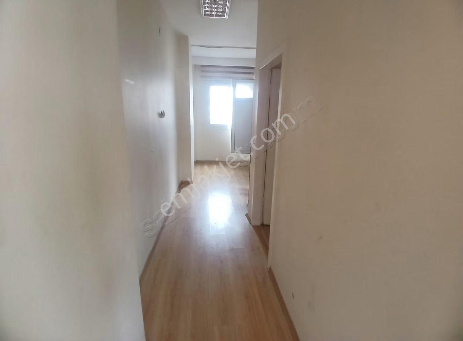 Genç Emlak'tan Çarşı Merkezde Kiralık 1+1 Ev Ofis - Görsel 8