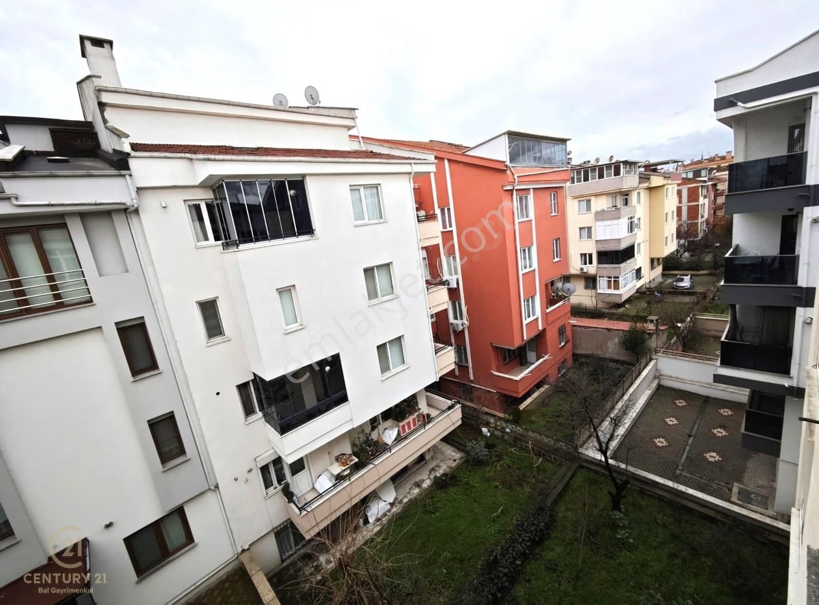 Century 21 Bal'dan Bahçeli Evler Mah. Eşyalı Kiralık 2+1 Daire - Görsel 9