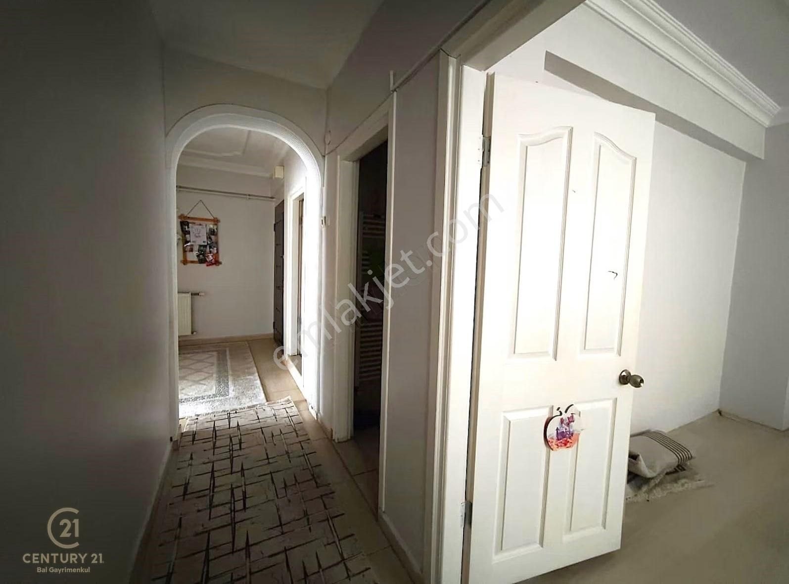 Century 21 Bal'dan Bahçeli Evler Mah. Eşyalı Kiralık 2+1 Daire - Görsel 5