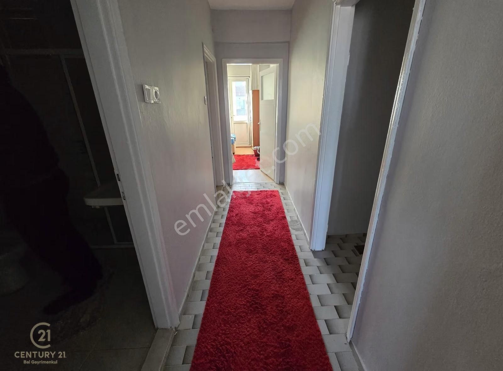 C21 Bal'dan Altıeylül Ortaokulu Yanı Eşyalı Kiralık 2+1 Daire - Görsel 2