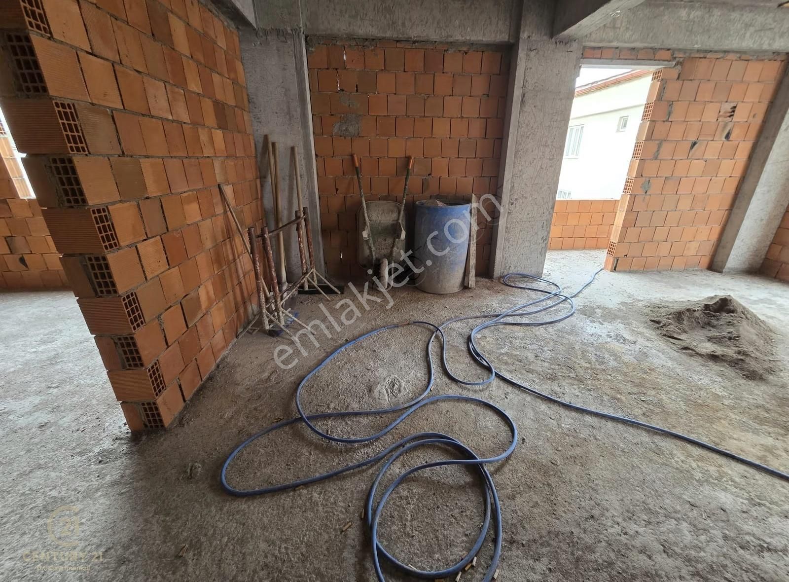 Century21 Bal'dan Dinkçiler Mah.de Satılık 2+1 Daire - Görsel 3