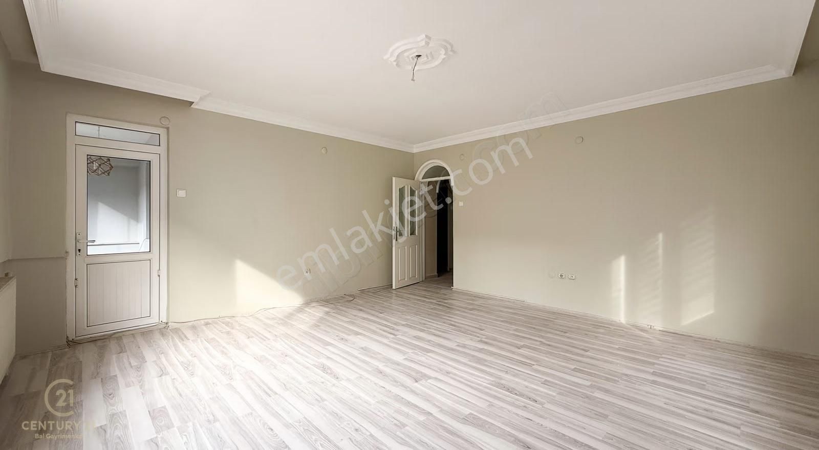 Century 21 Bal'dan Bahçelievler Mah.arakat 3+1 Satılık Daire - Görsel 3