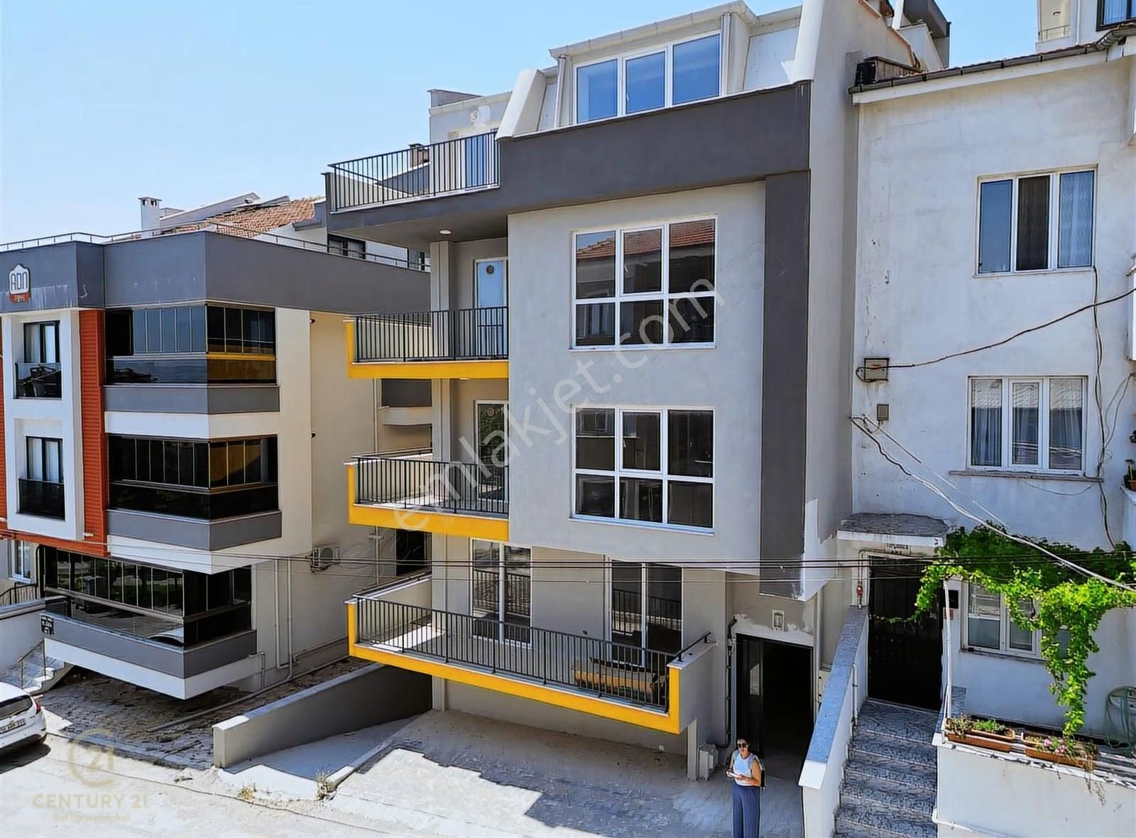 Özel Okullar Yakınında 2+1 Satılık Geniş Dubleks Daire