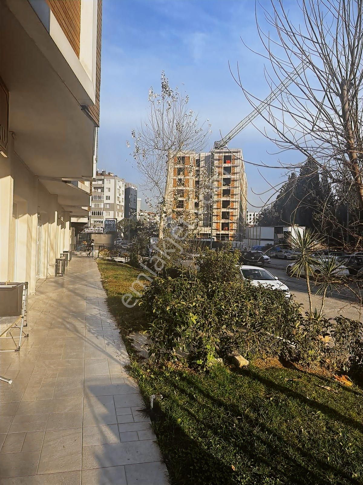 Bayraklı Yatay Mimari Grando Sitesinde 1+1 Kiralık Daire - Görsel 10