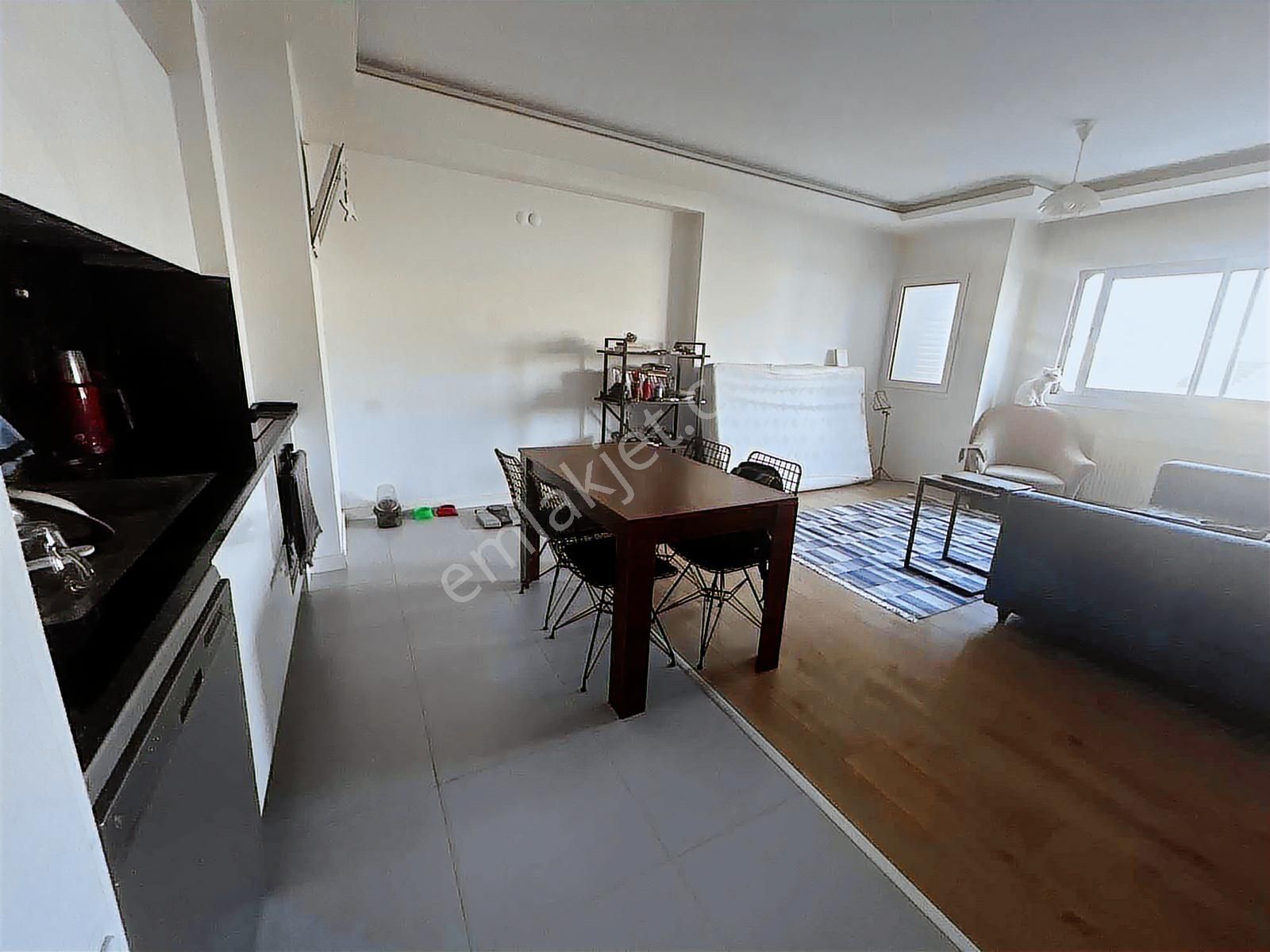 Bayraklı Yatay Mimari Grando Sitesinde 1+1 Kiralık Daire - Görsel 8