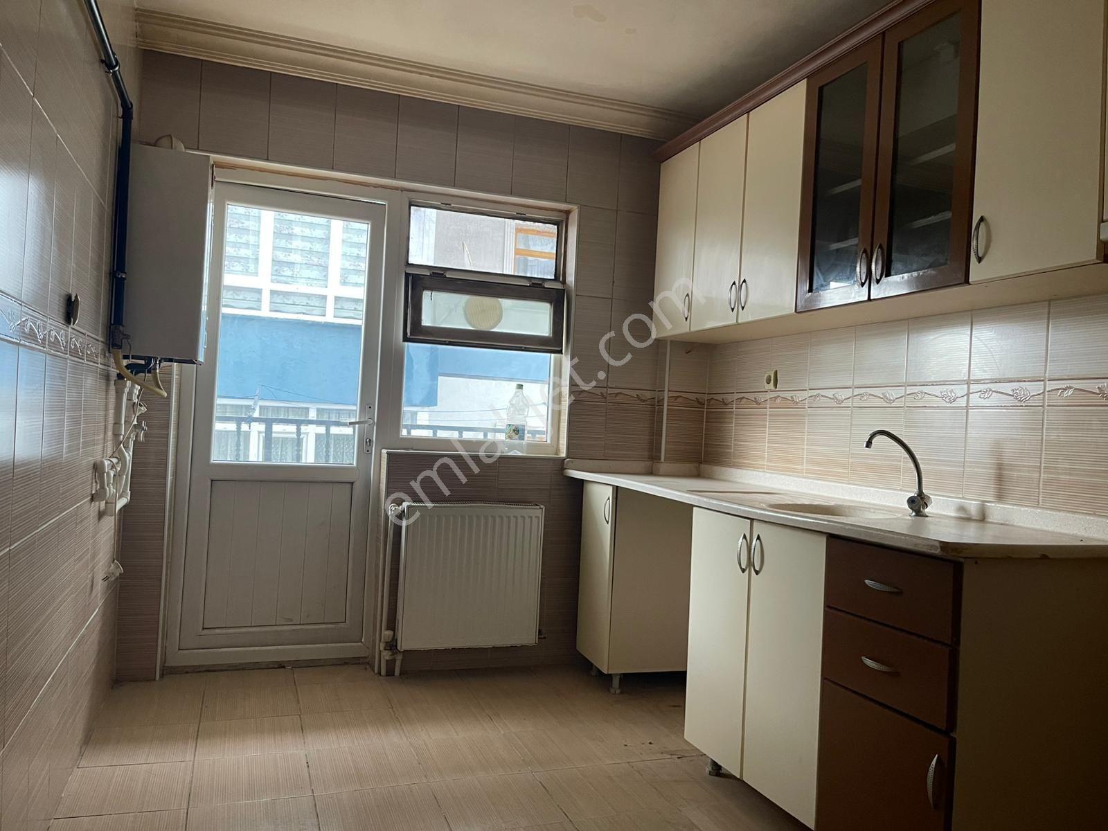 Sincan Pınarbaşı Mahallesinde 3+1 Ara Kat Merkezi Konum Kiralık Daire - Görsel 2