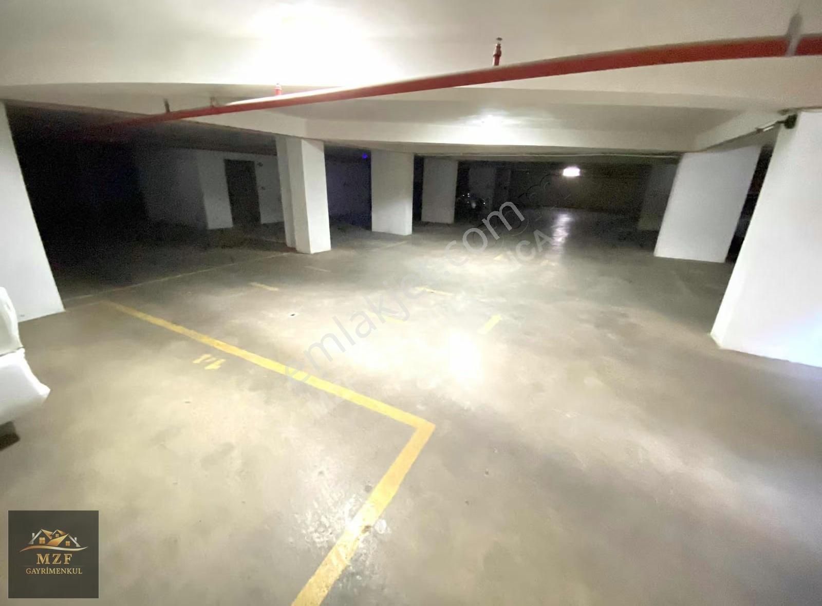 Site İçerisinde Kapalı Otoparklı Lüx Yüksek Giriş - Görsel 4