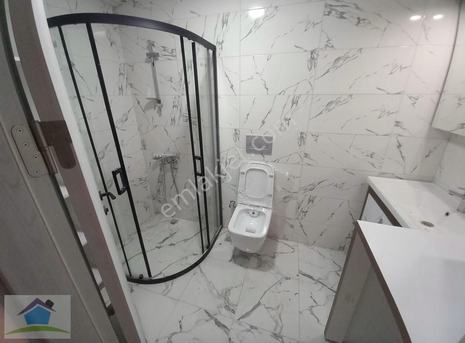 Diş Hastanesi Yakını Sıfır Karanlıksız Doğalgazlı 2+1 Daire - Görsel 2