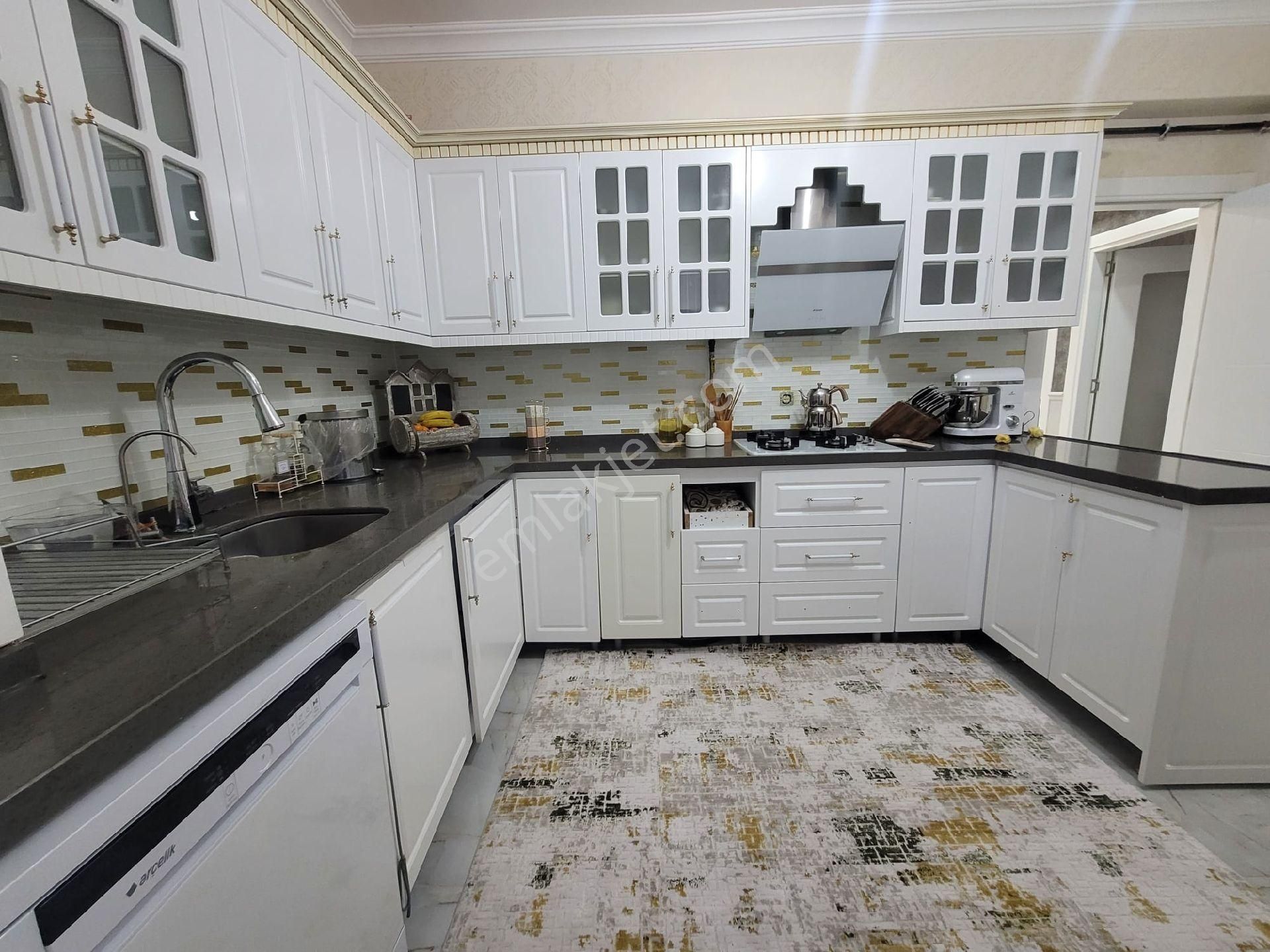 Cadde Seyran Emlaktan Mehmetçik Mahallesinde 3+1 - Görsel 15