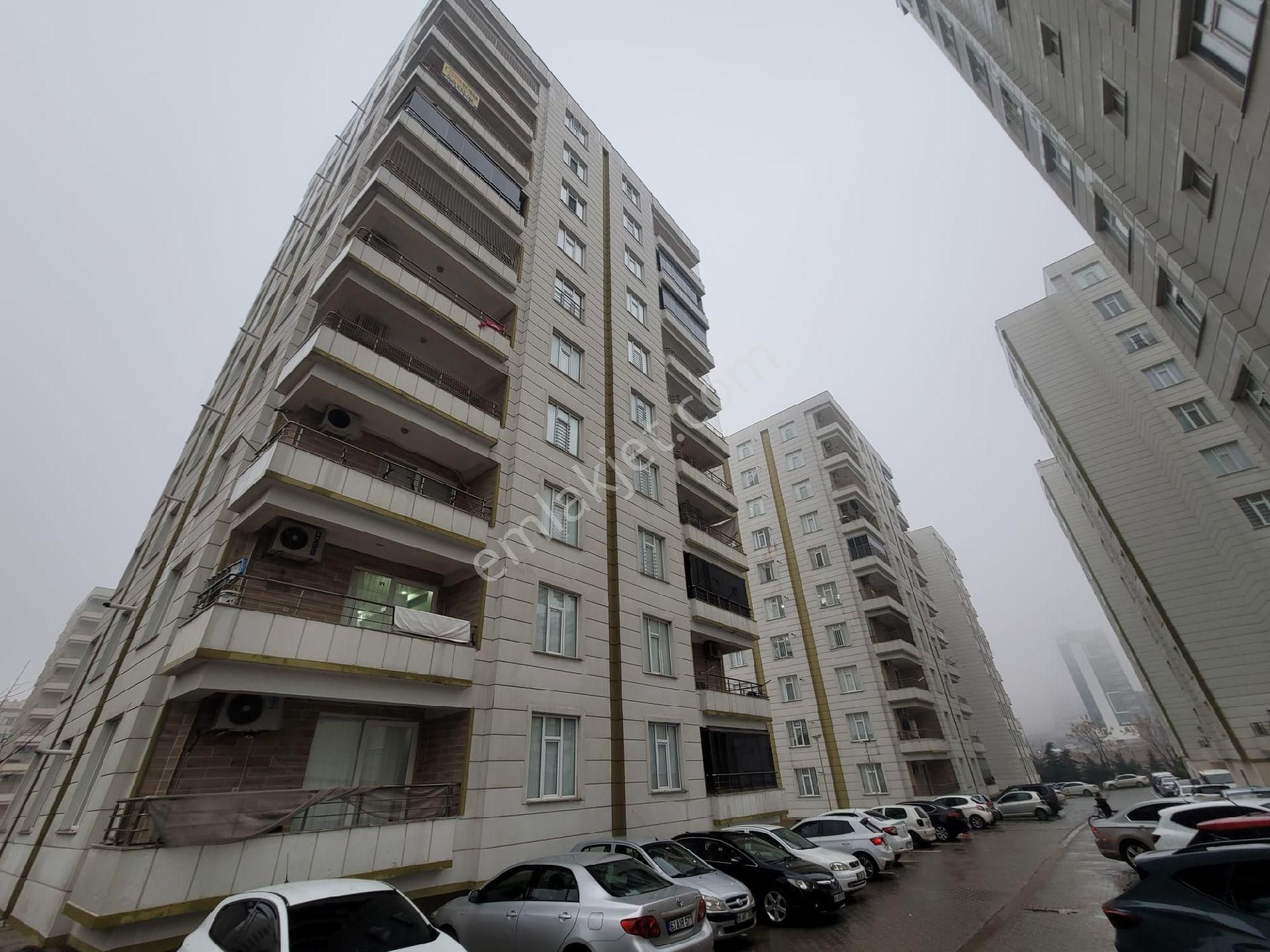 Cadde Seyran Emlaktan Mehmetçik Mahallesinde 3+1