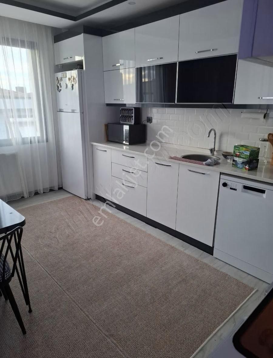Foça Gerenköyde 140 M2 2 Katlı Ev Acil Satılıktır - Görsel 7