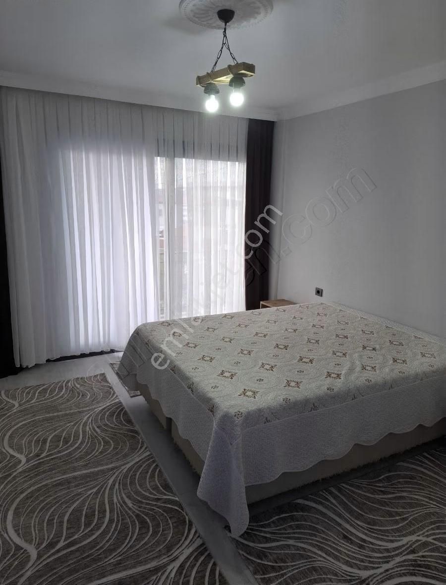 Foça Gerenköyde 140 M2 2 Katlı Ev Acil Satılıktır - Görsel 17